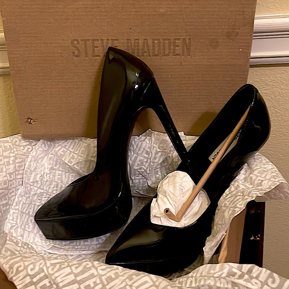 Steve Madden black patent leather high heels brand new💯